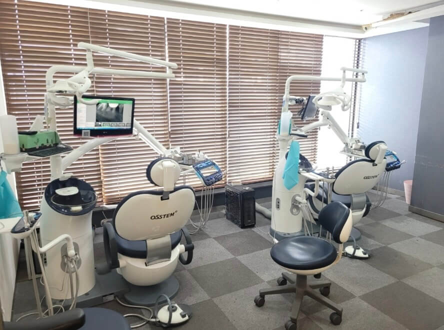 부산-중구-임플란트-치과-스타화이트치과