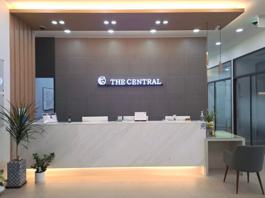 서산시 임플란트 더센트럴치과