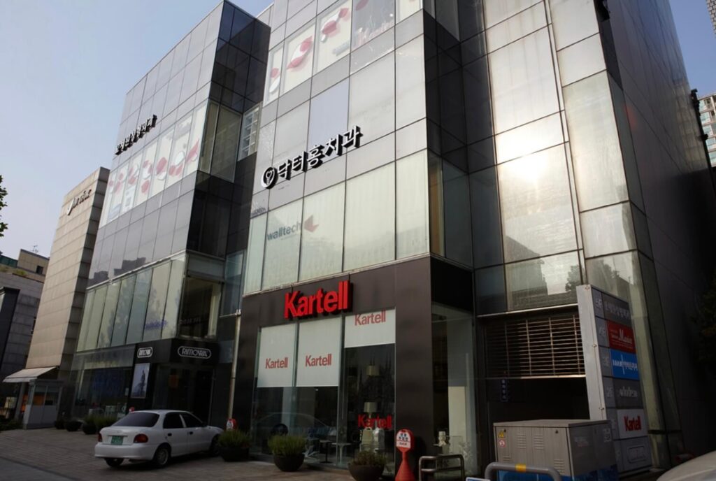 청담역 임플란트 닥터홍치과