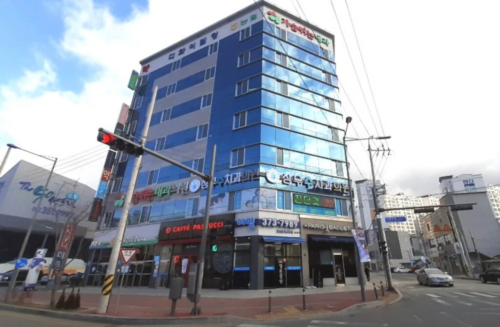 상무역 임플란트 상무수치과